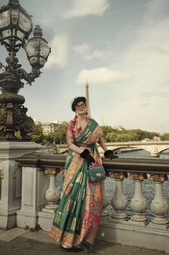 Green Soft Silk Beautiful Weaving Border And Rich Pallu Saree With Blouse For Women