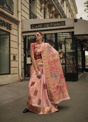 Peach Soft Silk Beautiful Weaving Border And Rich Pallu Saree With Blouse For Women 1
