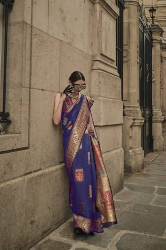 Blue Soft Silk Beautiful Weaving Border And Rich Pallu Saree With Blouse For Women