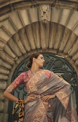 Grey Soft Silk Beautiful Weaving Border And Rich Pallu Saree With Blouse For Women 2