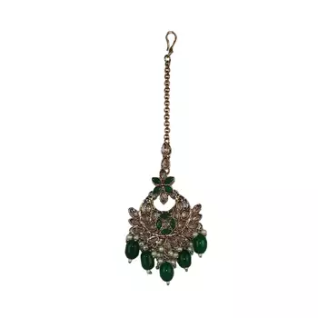 Classic traditional necklace set with white and green beads 4