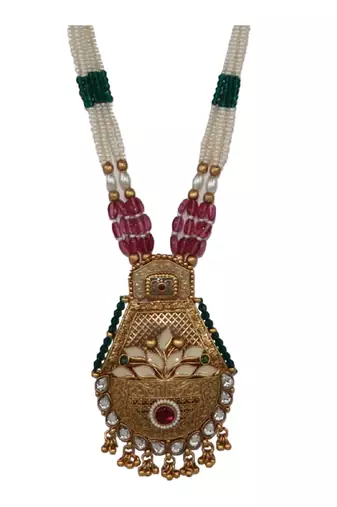Traditional beaded necklace set