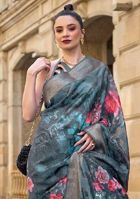 Dark Sea Green Banarasi Silk Zari Weaving Border And Rich Pallu Saree With Blouse For Women 2