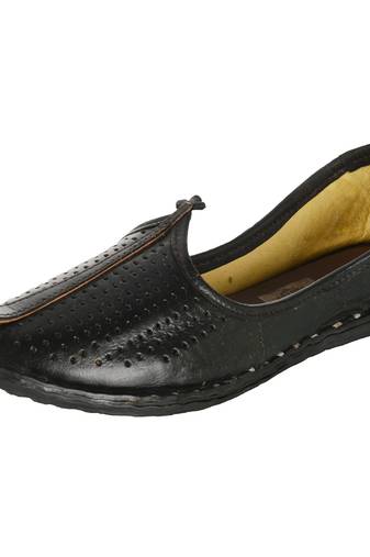 Holed black leather men's jodhpuri mojaris