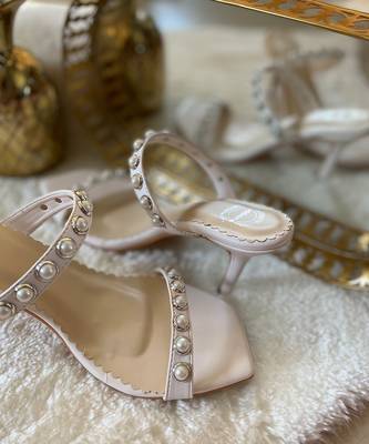 White pearly stilettos 3