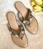 Embroidered v-strap slipons