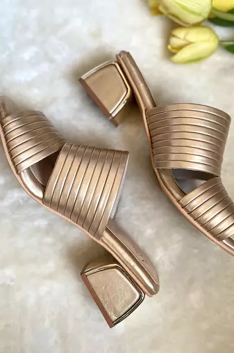 Gold pleated heels