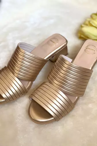 Gold pleated heels