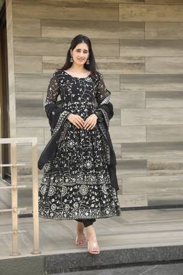 DAMINI'S BLACK COLOURED  EMBROIDERY ANARKALI SUIT SET - 03 4