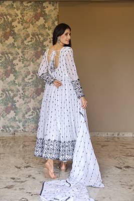 White Georgette Thread Embroidered Anarkali Kurta set with Dupatta 5