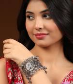 Anikas creation silver bracelet for stylish sophistication