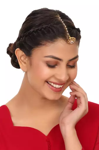 Gold-plated red & white stone-studded & beaded maang tikka(borla)