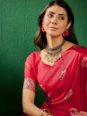Red Woven Jacquard Work Saree Ceremonial Indian Looks 3