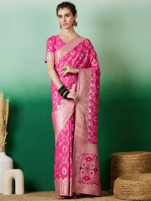 Graceful Pink Zari Woven Elegant Traditional Looks Partywear Saree 1