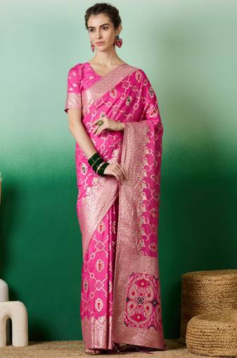 Graceful Pink Zari Woven Elegant Traditional Looks Partywear Saree