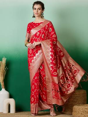 Graceful Red Zari Woven Elegant Traditional Looks Partywear Saree 1