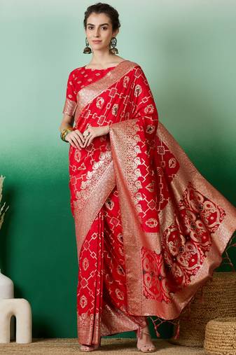 Graceful Red Zari Woven Elegant Traditional Looks Partywear Saree