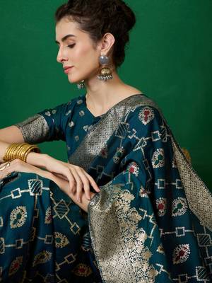 Graceful Teal Zari Woven Elegant Traditional Looks Partywear Saree 3
