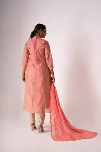 Pink colour heavy wedding reception dress for perfect bridesmaid look