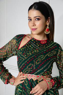 Bejewelled green anarkali with dupatta 6