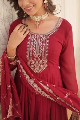 Faux blooming gown with rich sequins embroidered work with dupatta 5