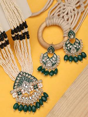 Anikas creation green jewellery set for timeless sophistication 2