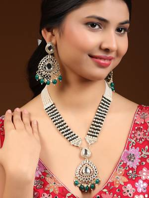 Anikas creation green jewellery set for a timeless statement 1