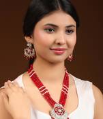 Sophisticated charm: maroon jewellery set for timeless