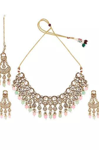 Anika's creation pink jewellery set for timeless beauty
