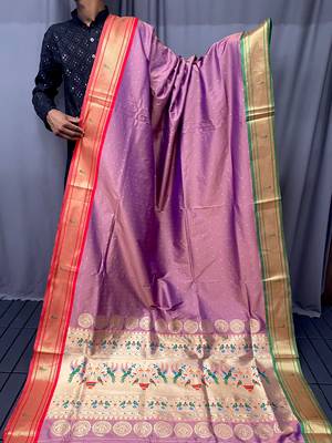 Lavender Color Paithani Weaving Sarees Woth Elegant Rich Pallu Saree 4