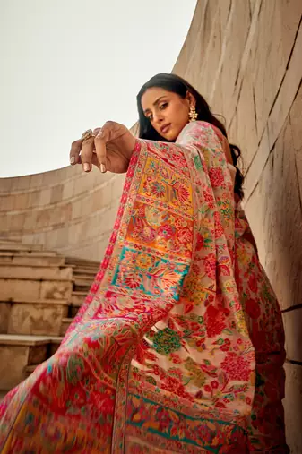 Cream Banarasi silk blend Zari Weaving Border And Rich Pallu Saree With Blouse For Women