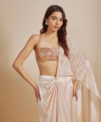 Peach skirt saree with rose gold blouse 3