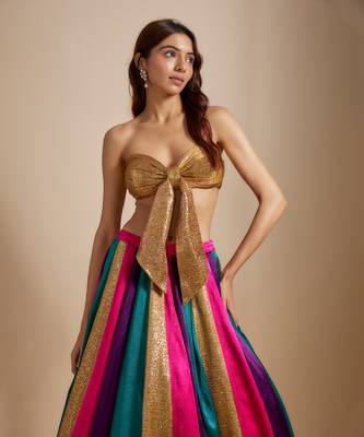 Multi-colored Skirt With Bow Blouse 4