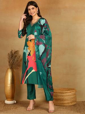 women green silk blend floral printed straight kurta trousers with dupatta 1