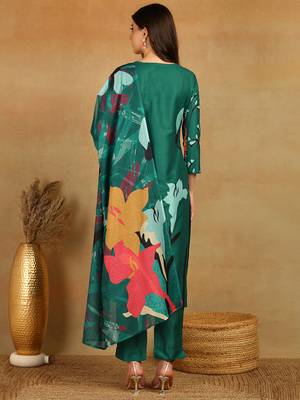 women green silk blend floral printed straight kurta trousers with dupatta 4
