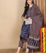 women blue rayon blend floral printed straight kurta trousers with dupatta