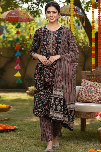 women black rayon blend floral printed straight kurta trousers with dupatta
