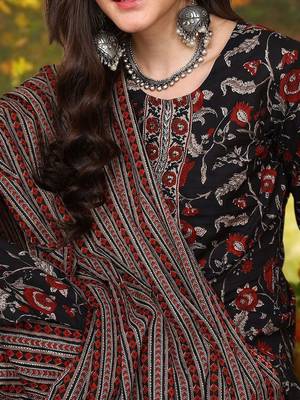 women black rayon blend floral printed straight kurta trousers with dupatta 2