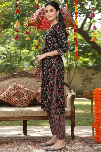 women black rayon blend floral printed straight kurta trousers with dupatta