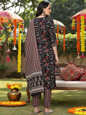 women black rayon blend floral printed straight kurta trousers with dupatta 4