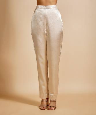 Beige embroiderd jacket with beige top and pant 4