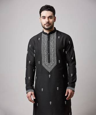 Black kurta set with white embroidery 3