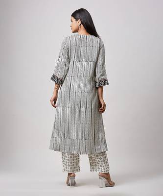 Metro block print v neck co-ord-set 4