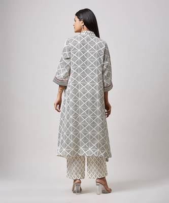 Geometrical square block print co-ord-set 4