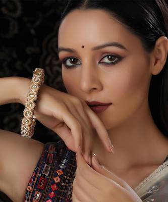 white diamond bangles-and-bracelets 1