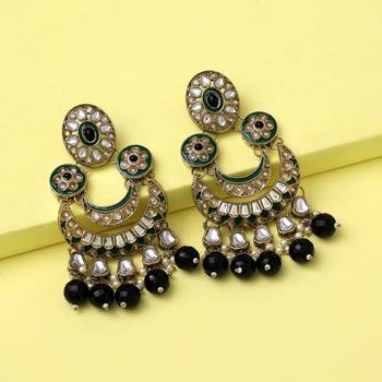 Black color kundan earrings 2