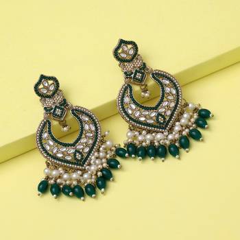 Green color kundan earrings 2