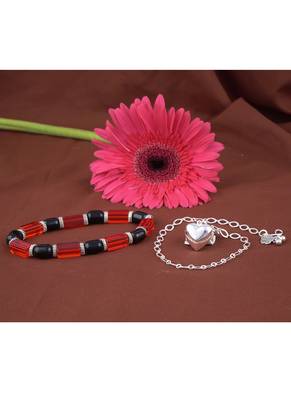 Handmade rakhi combo couple pair silver plated heart charm rakhi and red unisex stretchable bracelet for bhaiya bhabhi 2
