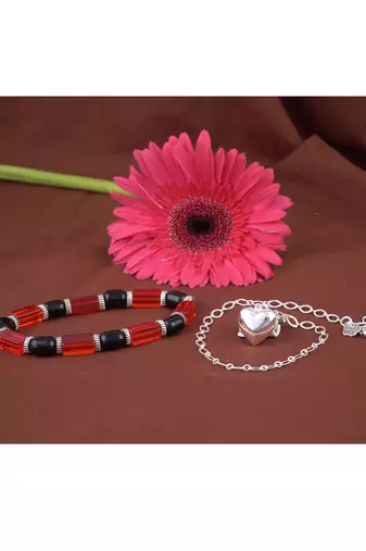 Handmade rakhi combo couple pair silver plated heart charm rakhi and red unisex stretchable bracelet for bhaiya bhabhi