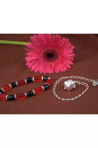 Handmade rakhi combo couple pair silver plated heart charm rakhi and red unisex stretchable bracelet for bhaiya bhabhi